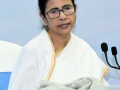 12 doctors suspended, says CM Mamata Banerjee in two hospital death cases - Hindi News | 12 doctors suspended, says CM Mamata Banerjee in two hospital death cases | Latest health News at Lokmattimes.com