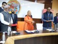 UP CM Yogi Adityanath Inaugurates Akashvani FM Channel 'Kumbhvani' in Prayagraj (Watch Video) - Hindi News | UP CM Yogi Adityanath Inaugurates Akashvani FM Channel 'Kumbhvani' in Prayagraj (Watch Video) | Latest national News at Lokmattimes.com