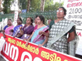 Kerala Health Minister's Delhi trip a bluff, say Asha workers; launch indefinite fast - Hindi News | Kerala Health Minister's Delhi trip a bluff, say Asha workers; launch indefinite fast | Latest health News at Lokmattimes.com