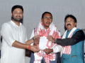 BJP running ‘Hitler rule’ in Assam, says Rajen Gohain after joining AJP - Hindi News | BJP running ‘Hitler rule’ in Assam, says Rajen Gohain after joining AJP | Latest national News at Lokmattimes.com