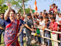 Priyanka Gandhi alleges Nitish Kumar not ready to share stage with PM Modi in Bihar polls - Hindi News | Priyanka Gandhi alleges Nitish Kumar not ready to share stage with PM Modi in Bihar polls | Latest national News at Lokmattimes.com