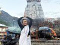 Amruta Khanvilkar visits Kedarnath Temple to celebrate International Yoga Day - Hindi News | Amruta Khanvilkar visits Kedarnath Temple to celebrate International Yoga Day | Latest entertainment News at Lokmattimes.com
