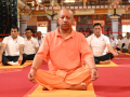 Make yoga a part of daily routine, build healthy society, says CM Yogi on IDY - Hindi News | Make yoga a part of daily routine, build healthy society, says CM Yogi on IDY | Latest health News at Lokmattimes.com