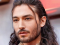 Ezra Miller’s considering coming back to Hollywood ‘on tentative grounds’ - Hindi News | Ezra Miller’s considering coming back to Hollywood ‘on tentative grounds’ | Latest entertainment News at Lokmattimes.com