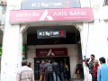 Axis Bank reports 4 pc YoY decline in net profit in Q1, NII marginally up - Hindi News | Axis Bank reports 4 pc YoY decline in net profit in Q1, NII marginally up | Latest business News at Lokmattimes.com