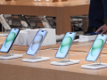 Apple clocks 36 pc growth in iPhone shipments in India in H1 2025: Industry data - Hindi News | Apple clocks 36 pc growth in iPhone shipments in India in H1 2025: Industry data | Latest technology News at Lokmattimes.com