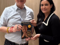 Anupam Kher feels honoured to meet Indian Army’s Colonel Sofiya Qureshi, presents her with a special gift - Hindi News | Anupam Kher feels honoured to meet Indian Army’s Colonel Sofiya Qureshi, presents her with a special gift | Latest entertainment News at Lokmattimes.com