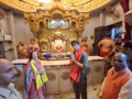 Sidharth Malhotra seeks blessings at Siddhivinayak Temple after welcoming daughter - Hindi News | Sidharth Malhotra seeks blessings at Siddhivinayak Temple after welcoming daughter | Latest entertainment News at Lokmattimes.com
