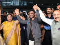 Shubhanshu Shukla accorded hero's welcome on return to India; Parliament plans special discussion on successful space mission tomorrow - Hindi News | Shubhanshu Shukla accorded hero's welcome on return to India; Parliament plans special discussion on successful space mission tomorrow | Latest technology News at Lokmattimes.com