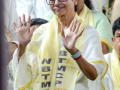 Mamata Banerjee's 'Shramashree Scheme' gets 40,000 applications, mostly unregistered migrant workers - Hindi News | Mamata Banerjee's 'Shramashree Scheme' gets 40,000 applications, mostly unregistered migrant workers | Latest national News at Lokmattimes.com