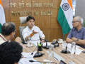 Jyotiraditya Scindia directs war-footing action to restore mobile services in flood-affected areas - Hindi News | Jyotiraditya Scindia directs war-footing action to restore mobile services in flood-affected areas | Latest technology News at Lokmattimes.com
