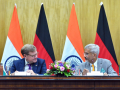 EAM Jaishankar, German counterpart Wadephul discuss ongoing West Asia conflict - Hindi News | EAM Jaishankar, German counterpart Wadephul discuss ongoing West Asia conflict | Latest national News at Lokmattimes.com