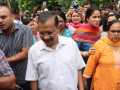 Kejriwal meets flood-affected families in Delhi, appeals Centre for swift support - Hindi News | Kejriwal meets flood-affected families in Delhi, appeals Centre for swift support | Latest national News at Lokmattimes.com