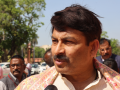 Manoj Tiwari slams Tejashwi and Congress for remarks against PM Modi’s mother - Hindi News | Manoj Tiwari slams Tejashwi and Congress for remarks against PM Modi’s mother | Latest national News at Lokmattimes.com