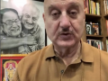 Anupam Kher meets ‘dearest friend’ Shankar Mahadevan in flight: Love his positive energy - Hindi News | Anupam Kher meets ‘dearest friend’ Shankar Mahadevan in flight: Love his positive energy | Latest entertainment News at Lokmattimes.com