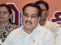 CR Patil refutes Mamata Banerjee's data on water release from DVC dams in West Bengal - Hindi News | CR Patil refutes Mamata Banerjee's data on water release from DVC dams in West Bengal | Latest national News at Lokmattimes.com