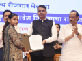 Service entry rules for Maha cadres will be amended, 2026 will be year of recruitment: CM Fadnavis - Hindi News | Service entry rules for Maha cadres will be amended, 2026 will be year of recruitment: CM Fadnavis | Latest national News at Lokmattimes.com