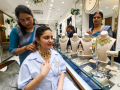Silver, gold prices drop further over profit booking - Hindi News | Silver, gold prices drop further over profit booking | Latest business News at Lokmattimes.com