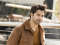 Varun Dhawan grooves to ‘Perfect’ playing on radio, wishes Happy Diwali - Hindi News | Varun Dhawan grooves to ‘Perfect’ playing on radio, wishes Happy Diwali | Latest entertainment News at Lokmattimes.com