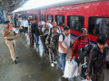 Indian Railways operated over 43,000 special trains to clear festive & peak season rush in 2025 - Hindi News | Indian Railways operated over 43,000 special trains to clear festive & peak season rush in 2025 | Latest business News at Lokmattimes.com