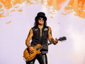 Slash didn’t initially like GNR’s iconic track ‘Sweet Child O' Mine’ - Hindi News | Slash didn’t initially like GNR’s iconic track ‘Sweet Child O' Mine’ | Latest entertainment News at Lokmattimes.com