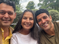 Shabana Azmi poses with her ‘do anmol ratan’ Farhan Akhtar, nephew Sagar - Hindi News | Shabana Azmi poses with her ‘do anmol ratan’ Farhan Akhtar, nephew Sagar | Latest entertainment News at Lokmattimes.com