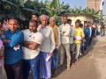 High turnout marks polling in constituencies that voted in Bihar's first phase - Hindi News | High turnout marks polling in constituencies that voted in Bihar's first phase | Latest national News at Lokmattimes.com