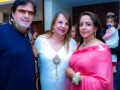 Hema Malini says 'another close friend gone' as Sussanne Khan's mother Zarine Khan passes away - Hindi News | Hema Malini says 'another close friend gone' as Sussanne Khan's mother Zarine Khan passes away | Latest entertainment News at Lokmattimes.com