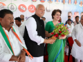 ‘ECI playing with Constitution and democracy’: Priyanka Gandhi in Bihar - Hindi News | ‘ECI playing with Constitution and democracy’: Priyanka Gandhi in Bihar | Latest national News at Lokmattimes.com