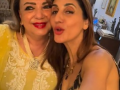 Zarine Khan's daughter Farah says 'no one can ever be like you' as she remembers her mom - Hindi News | Zarine Khan's daughter Farah says 'no one can ever be like you' as she remembers her mom | Latest entertainment News at Lokmattimes.com