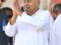 Nitish Kumar thanks PM Modi as NDA heads for unprecedented victory in Bihar - Hindi News | Nitish Kumar thanks PM Modi as NDA heads for unprecedented victory in Bihar | Latest national News at Lokmattimes.com