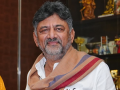 Shivakumar moves to Delhi as tensions escalate in K’taka Congress - Hindi News | Shivakumar moves to Delhi as tensions escalate in K’taka Congress | Latest national News at Lokmattimes.com