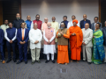 PM Modi engages with community leaders in Johannesburg, urges promotion of Indian culture - Hindi News | PM Modi engages with community leaders in Johannesburg, urges promotion of Indian culture | Latest international News at Lokmattimes.com
