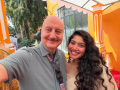 Anupam Kher runs into Sai Pallavi, calls her 'real, affectionate, spontaneous' - Hindi News | Anupam Kher runs into Sai Pallavi, calls her 'real, affectionate, spontaneous' | Latest entertainment News at Lokmattimes.com
