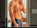 Kunal Kemmu says 'Never Doubt your potential' as he flaunts his chiseled abs in a mirror selfie - Hindi News | Kunal Kemmu says 'Never Doubt your potential' as he flaunts his chiseled abs in a mirror selfie | Latest entertainment News at Lokmattimes.com