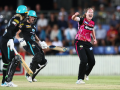 Australia pacer Lauren Cheatle extends contract with Sydney Sixers for two more seasons - Hindi News | Australia pacer Lauren Cheatle extends contract with Sydney Sixers for two more seasons | Latest other-sports News at Lokmattimes.com