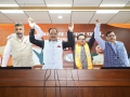 AAP’s two-time MLA Rajesh Gupta joins BJP on eve of MCD bypolls - Hindi News | AAP’s two-time MLA Rajesh Gupta joins BJP on eve of MCD bypolls | Latest national News at Lokmattimes.com