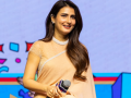 IFP S15: Fatima Sana Shaikh on working with Naseeruddin Shah in 'Gustaakh Ishq': 'Was very worried he'd judge me' - Hindi News | IFP S15: Fatima Sana Shaikh on working with Naseeruddin Shah in 'Gustaakh Ishq': 'Was very worried he'd judge me' | Latest entertainment News at Lokmattimes.com