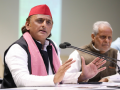 Akhilesh calls for citizens' movement against UP govt's 'plans to commercialise' Janeshwar Mishra Park - Hindi News | Akhilesh calls for citizens' movement against UP govt's 'plans to commercialise' Janeshwar Mishra Park | Latest national News at Lokmattimes.com