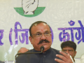 Mahayuti’s hunger for power swallowing democracy, money power dominates Maha municipal polls: Congress - Hindi News | Mahayuti’s hunger for power swallowing democracy, money power dominates Maha municipal polls: Congress | Latest national News at Lokmattimes.com