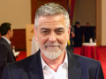 George Clooney says his daughter 'rolls her eyes' at him - Hindi News | George Clooney says his daughter 'rolls her eyes' at him | Latest entertainment News at Lokmattimes.com
