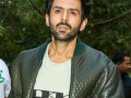 Kartik Aaryan meets Darren Aronofsky, director hints at a collab - Hindi News | Kartik Aaryan meets Darren Aronofsky, director hints at a collab | Latest entertainment News at Lokmattimes.com