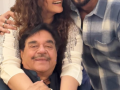 Sonakshi Sinha calls father & husband as “the only men that matter”, sparks questions about ‘strained’ ties with brothers - Hindi News | Sonakshi Sinha calls father & husband as “the only men that matter”, sparks questions about ‘strained’ ties with brothers | Latest entertainment News at Lokmattimes.com