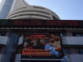 Sensex, Nifty extend gains as metal stocks rally - Hindi News | Sensex, Nifty extend gains as metal stocks rally | Latest business News at Lokmattimes.com