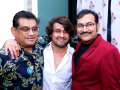Sonu Nigam, Amit Kumar, Sudesh Bhosle reunite for a musical evening - Hindi News | Sonu Nigam, Amit Kumar, Sudesh Bhosle reunite for a musical evening | Latest entertainment News at Lokmattimes.com