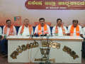 ‘Not unity mantra, but sharpening knives’: K’taka BJP claims ‘tussle’ between Siddaramaiah & DKS - Hindi News | ‘Not unity mantra, but sharpening knives’: K’taka BJP claims ‘tussle’ between Siddaramaiah & DKS | Latest national News at Lokmattimes.com