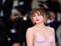 Dakota Johnson appears as 'Madeline' in ‘SNL’ - Hindi News | Dakota Johnson appears as 'Madeline' in ‘SNL’ | Latest entertainment News at Lokmattimes.com