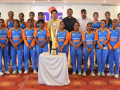 Cricket legend Sachin Tendulkar meets T20 blind women’s World Cup champions in Mumbai - Hindi News | Cricket legend Sachin Tendulkar meets T20 blind women’s World Cup champions in Mumbai | Latest other-sports News at Lokmattimes.com