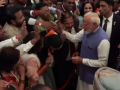 PM Modi receives rousing welcome from Indian community in Oman - Hindi News | PM Modi receives rousing welcome from Indian community in Oman | Latest international News at Lokmattimes.com