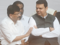 Maha: Verbal duel broke out between Fadnavis and Sanjay Raut - Hindi News | Maha: Verbal duel broke out between Fadnavis and Sanjay Raut | Latest national News at Lokmattimes.com
